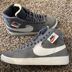 Nike mid blazers grey